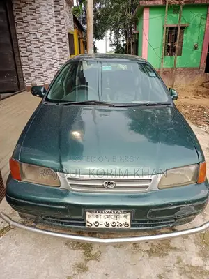 Toyota Corsa . 1996