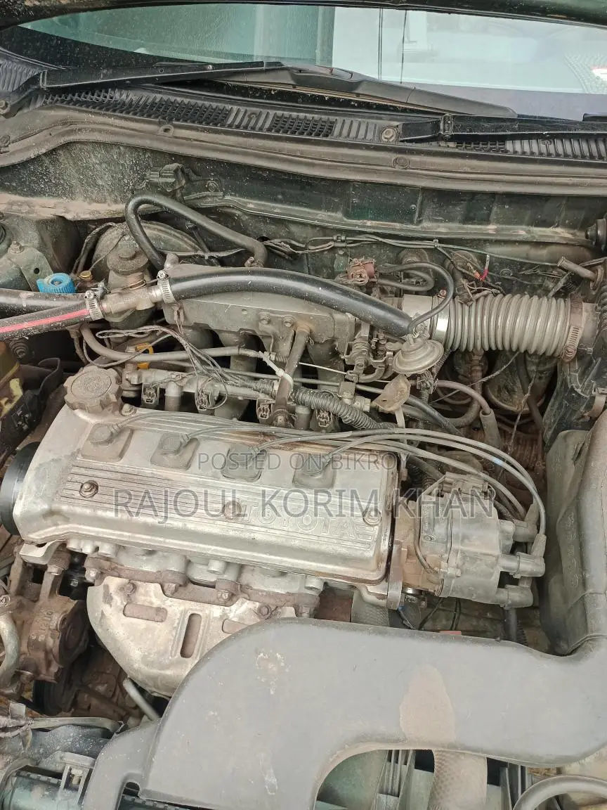 Toyota Corsa . 1996