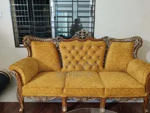 ভিক্টোরিয়া সোফা