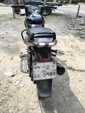 Bajaj Pulsar 150 . 2013