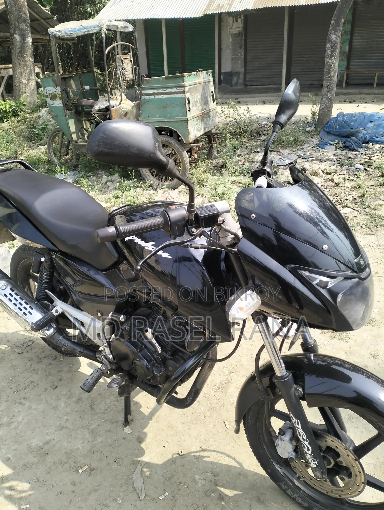 Bajaj Pulsar 150 . 2013