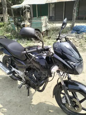 Bajaj Pulsar 150 . 2013