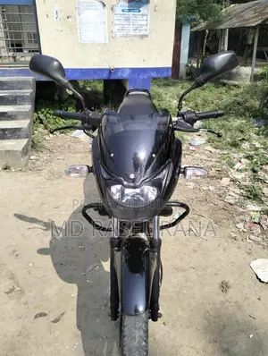 Bajaj Pulsar 150 . 2013