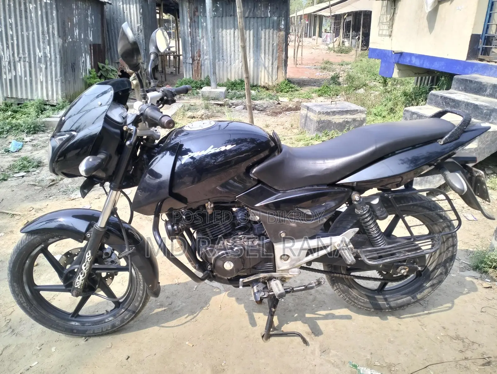 Bajaj Pulsar 150 . 2013