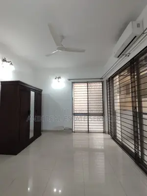 Good Quality Semi Furnished Flat Rent At Baridhara