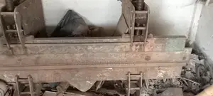 Hydraulic bending press