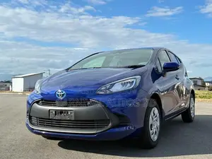 Toyota Aqua X নেভি কালার ২০২১