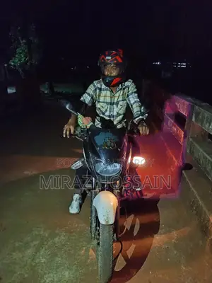 Bajaj Pulsar 150 . 2005