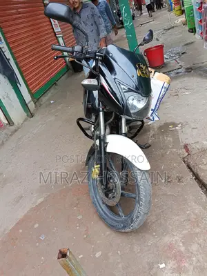 Bajaj Pulsar 150 . 2005