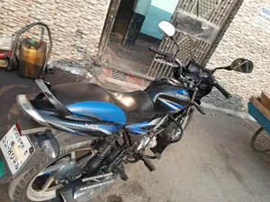 Bajaj Discover 125 . 2016