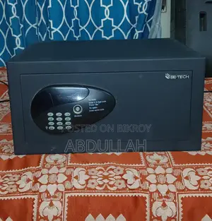 লুকানো চাবি, পাসওয়ার্ড সিস্টেম এবং জরুরি চাবিসহ ডিজিটাল লকার