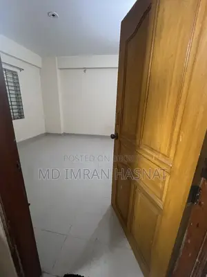 রুমমেট আবশ্যক