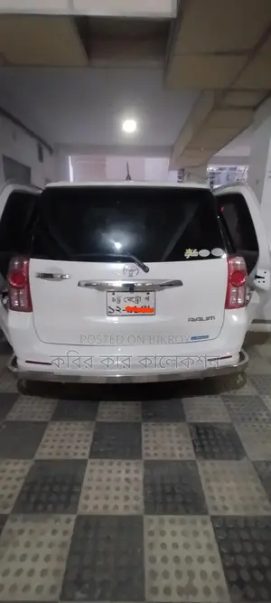 Toyota Raum white 2008