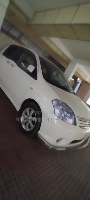 Toyota Raum white 2008