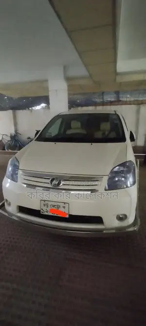 Toyota Raum white 2008
