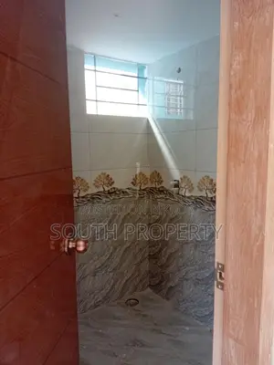 আফতাবনগর সি ব্লকে দক্ষিণমুখী ১৮০০ বর্গফুটের রেডি ফ্ল্যাট বিক্রয় হবে।