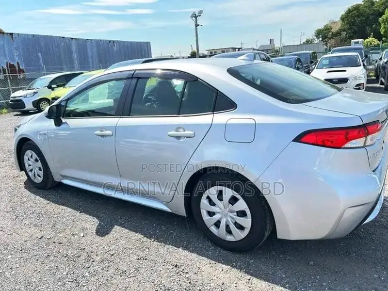 Toyota Corolla GX HYBRID SILVER 2020