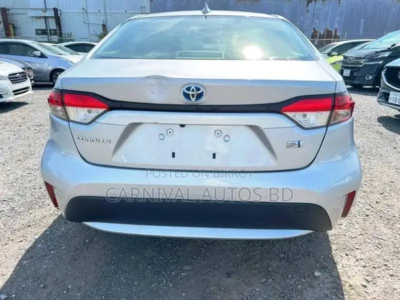 Toyota Corolla GX HYBRID SILVER 2020