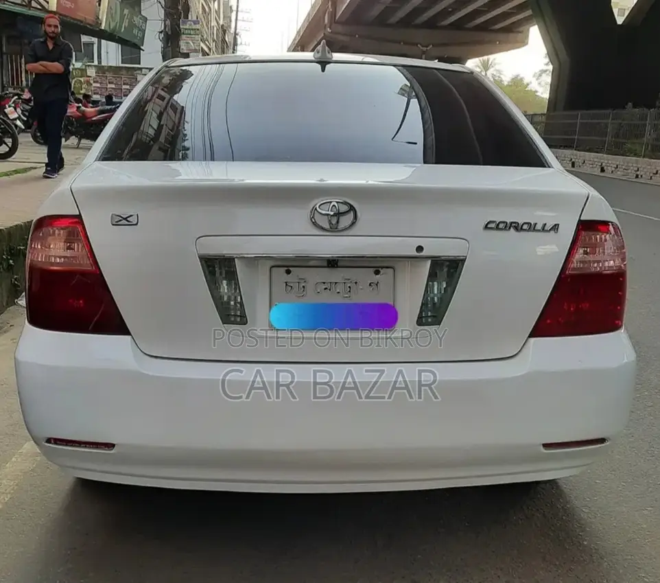 Toyota Corolla Sedan 2004 White