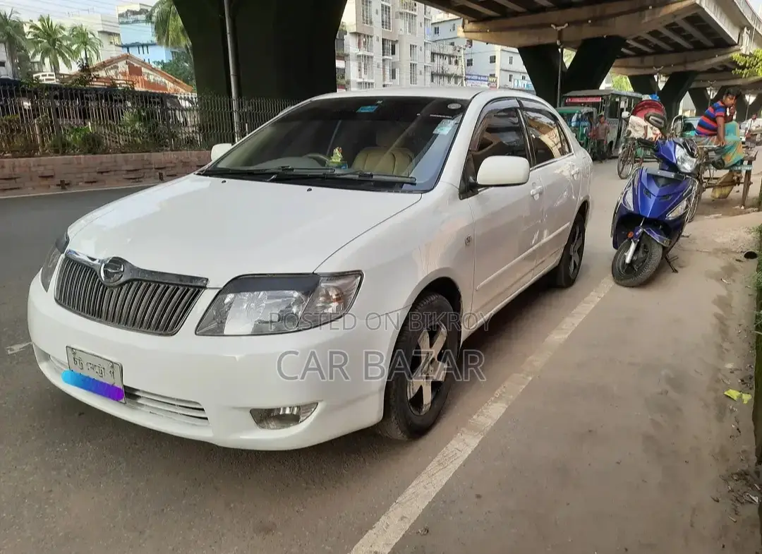 Toyota Corolla Sedan 2004 White