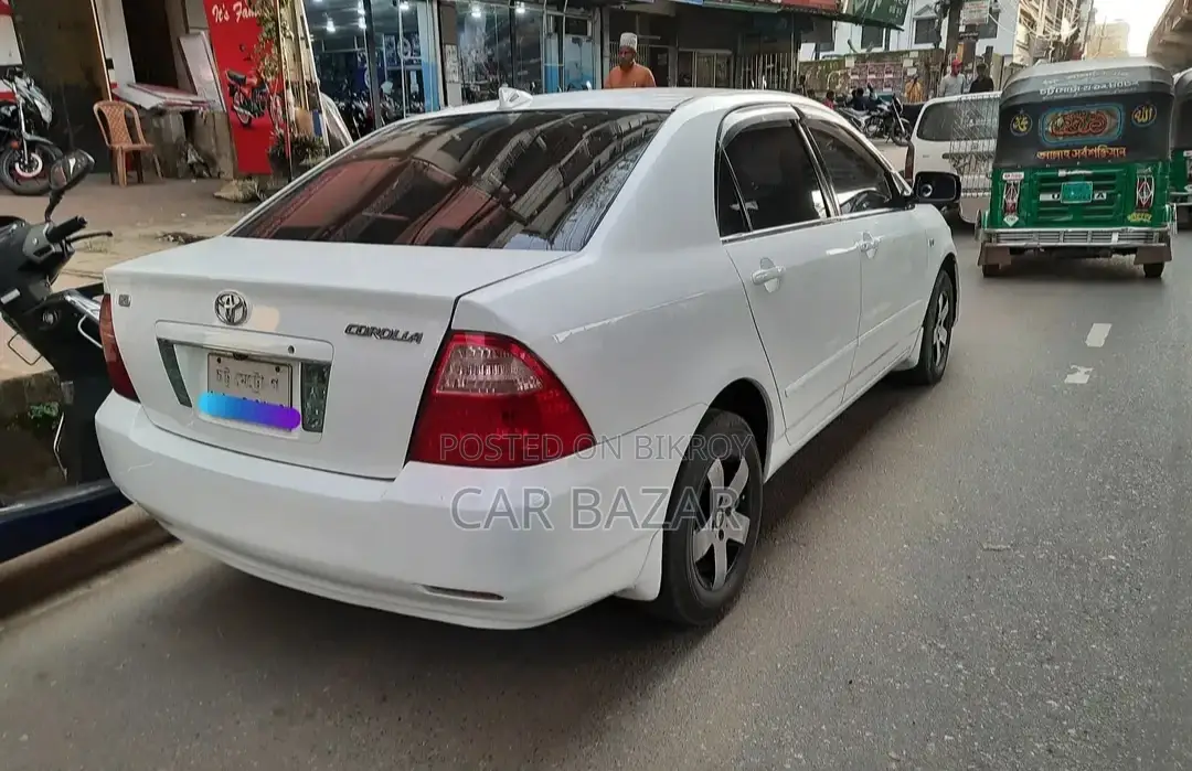 Toyota Corolla Sedan 2004 White