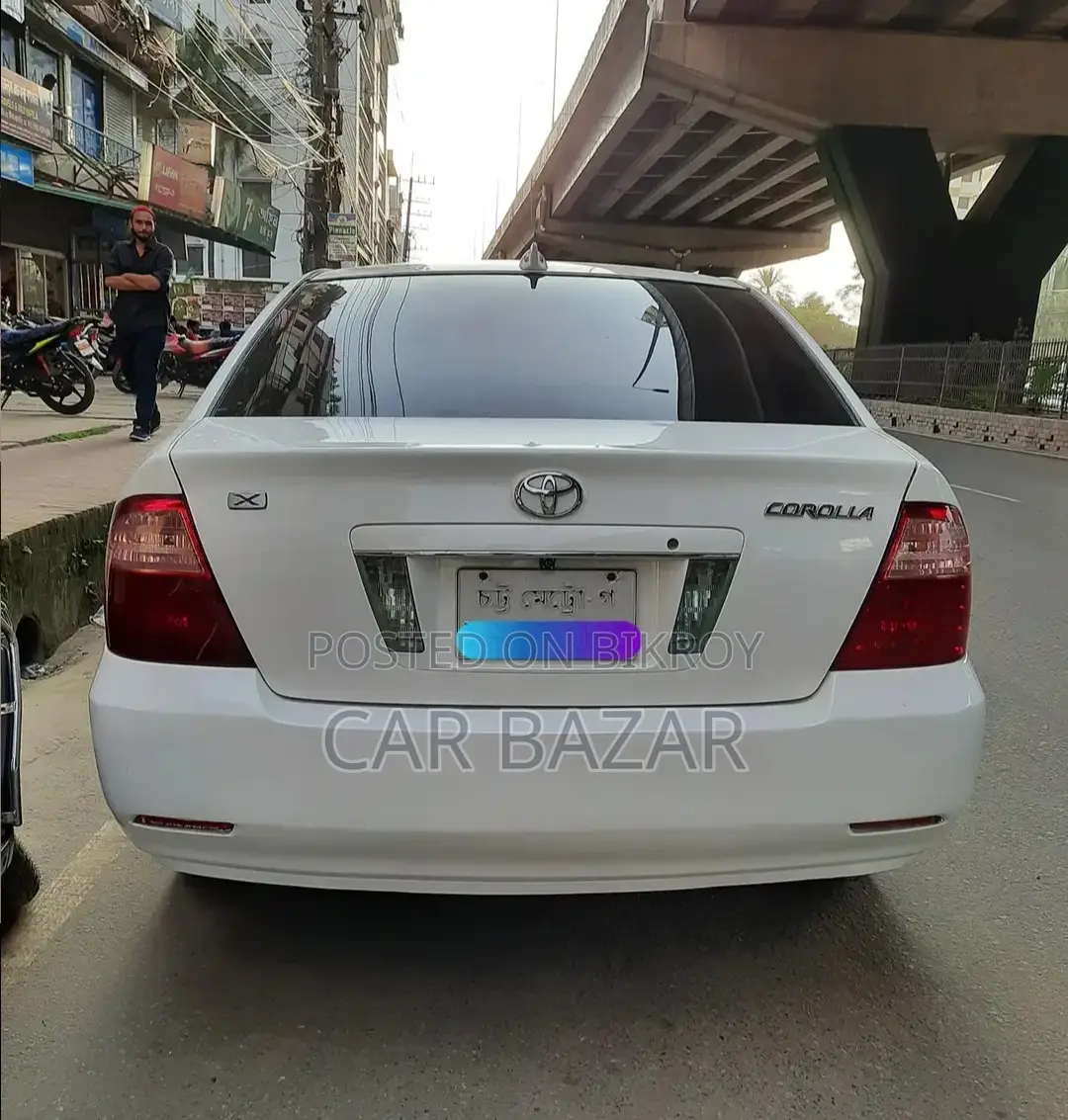 Toyota Corolla Sedan 2004 White
