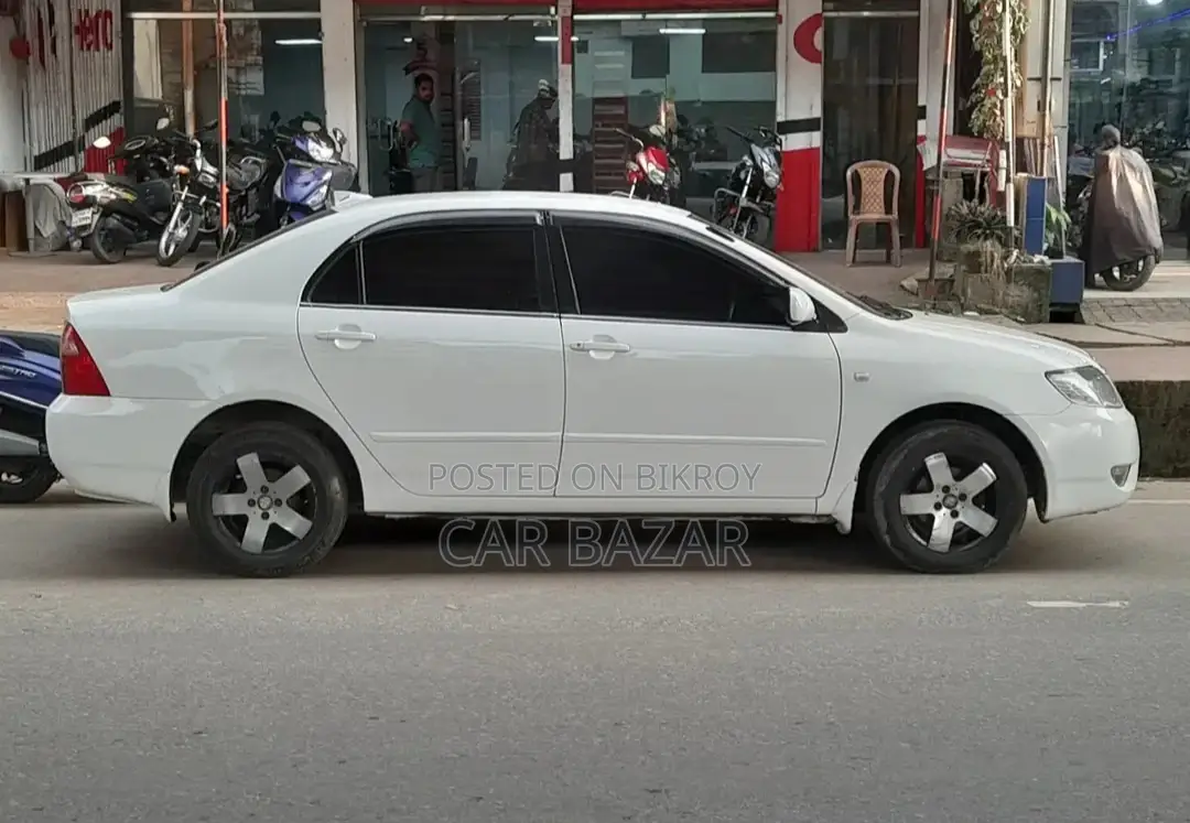 Toyota Corolla Sedan 2004 White