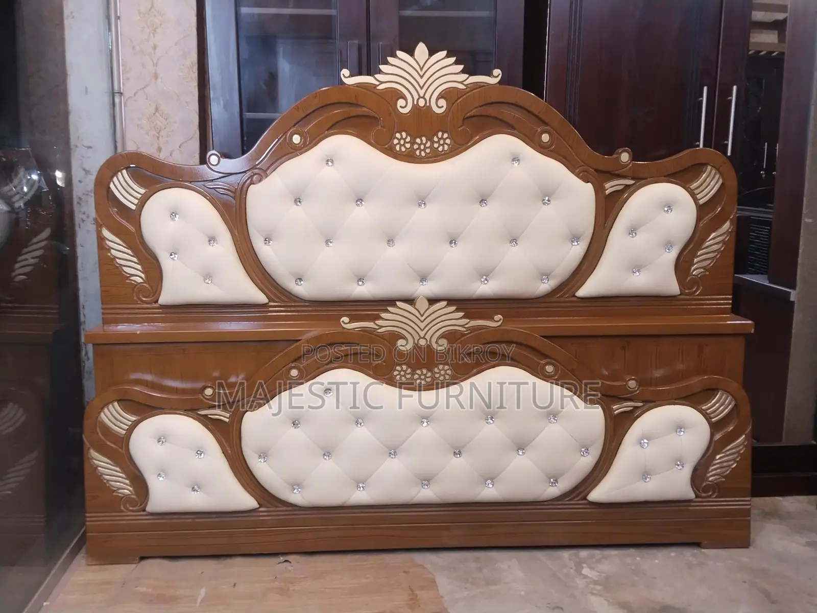 NEW BED LEATHER. M # 1682