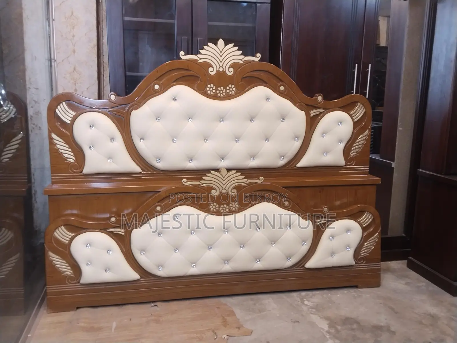 NEW BED LEATHER. M # 1682