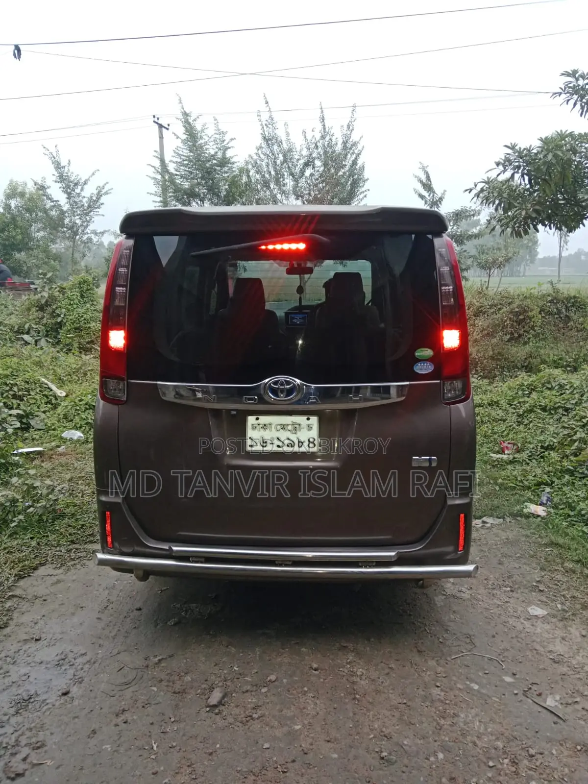 Toyota Noah 2014