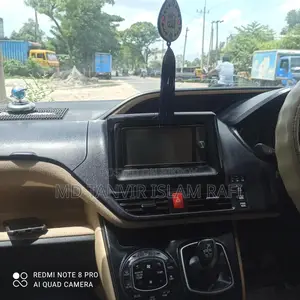 Toyota Noah 2014