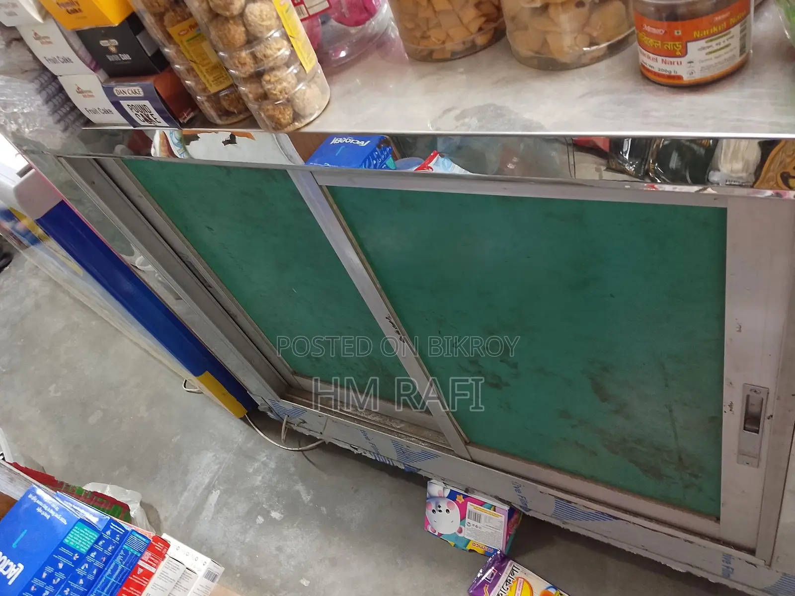 কেক এর সোকেস