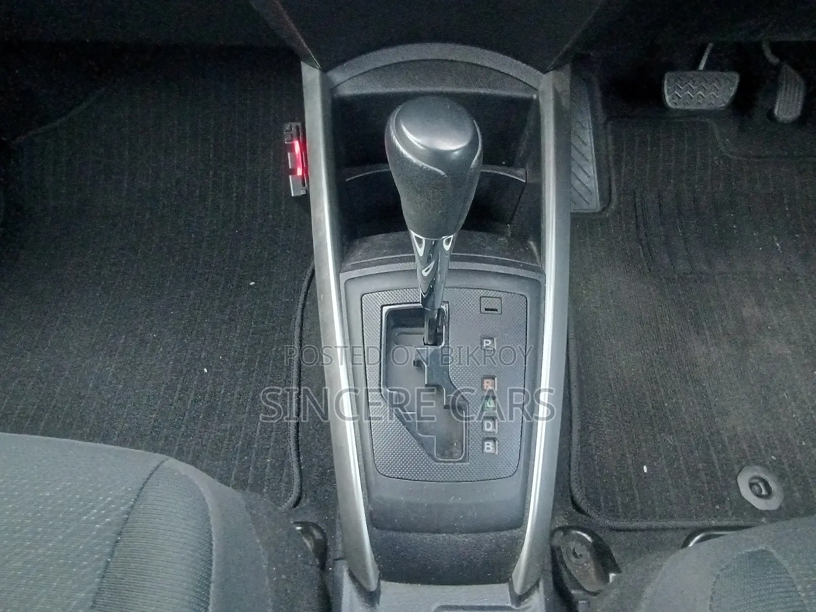 Toyota Fielder EX HYB PUSH 4POINT 2021