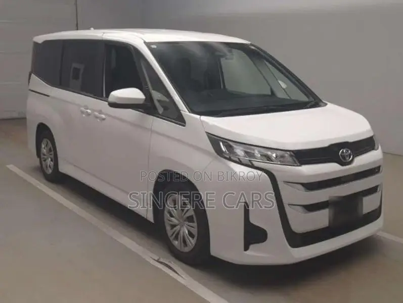 Toyota Noah X PKG NON HYB 2022