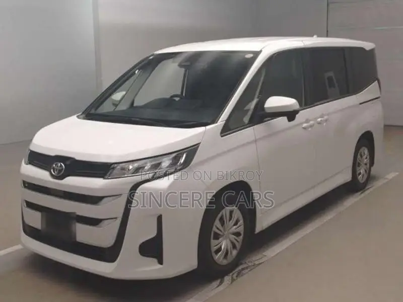 Toyota Noah X PKG NON HYB 2022
