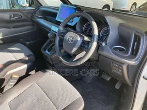 Toyota Noah X PKG NON HYB 2022