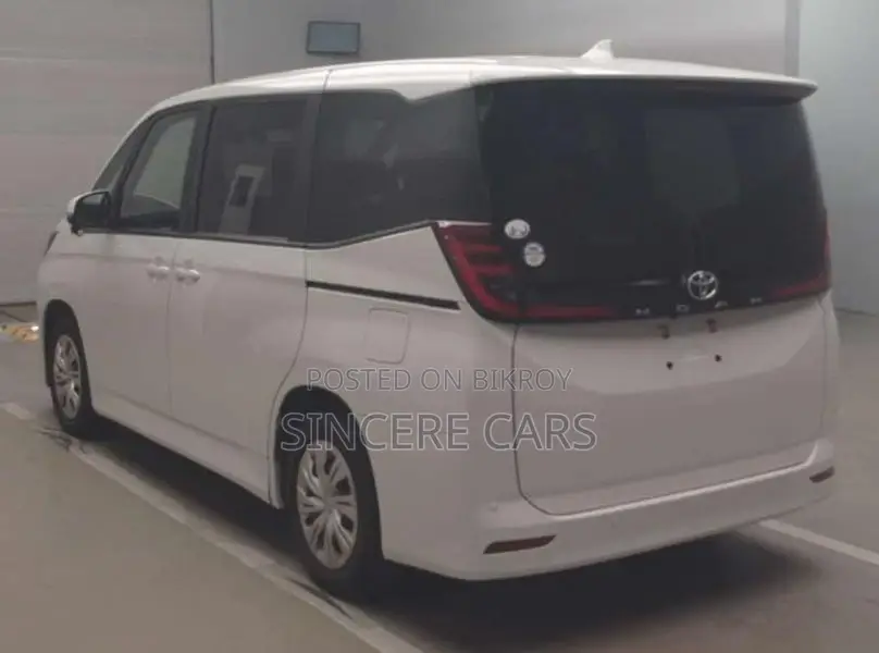 Toyota Noah X PKG NON HYB 2022