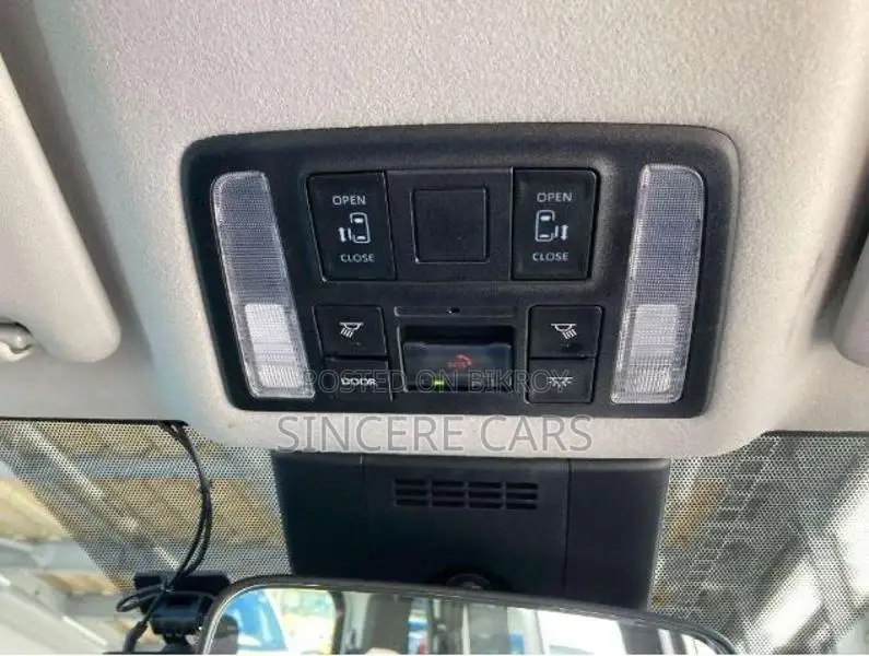 Toyota Noah X PKG NON HYB 2022
