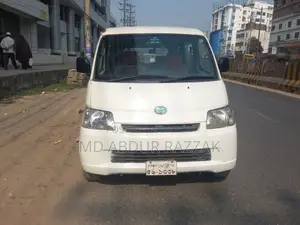 Toyota Noah lite ace 2011