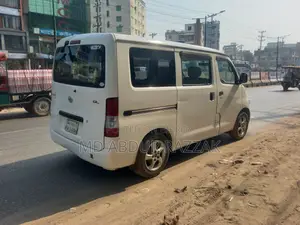 Toyota Noah lite ace 2011