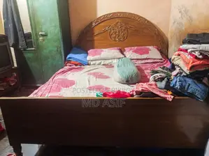 রেন্ট্রি গাছের খাটটি বিক্রি হবে।