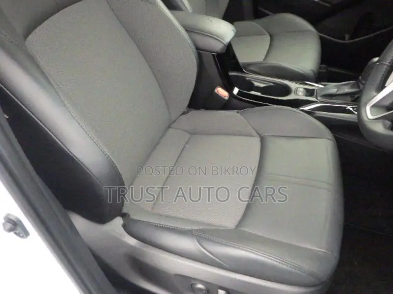 Toyota Corolla Cross 2023 Pearl