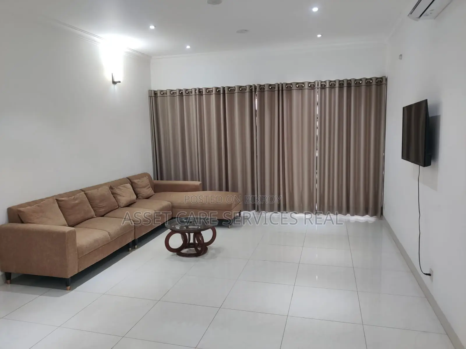 Fully-Furnished Gym-Pool Facilities 4-Bed Apartment for Rent in Gulshan