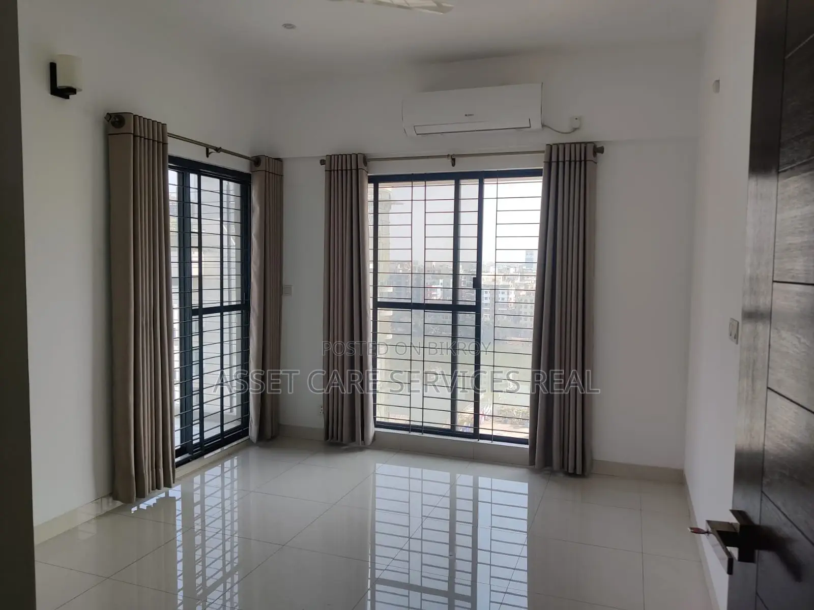 Fully-Furnished Gym-Pool Facilities 4-Bed Apartment for Rent in Gulshan