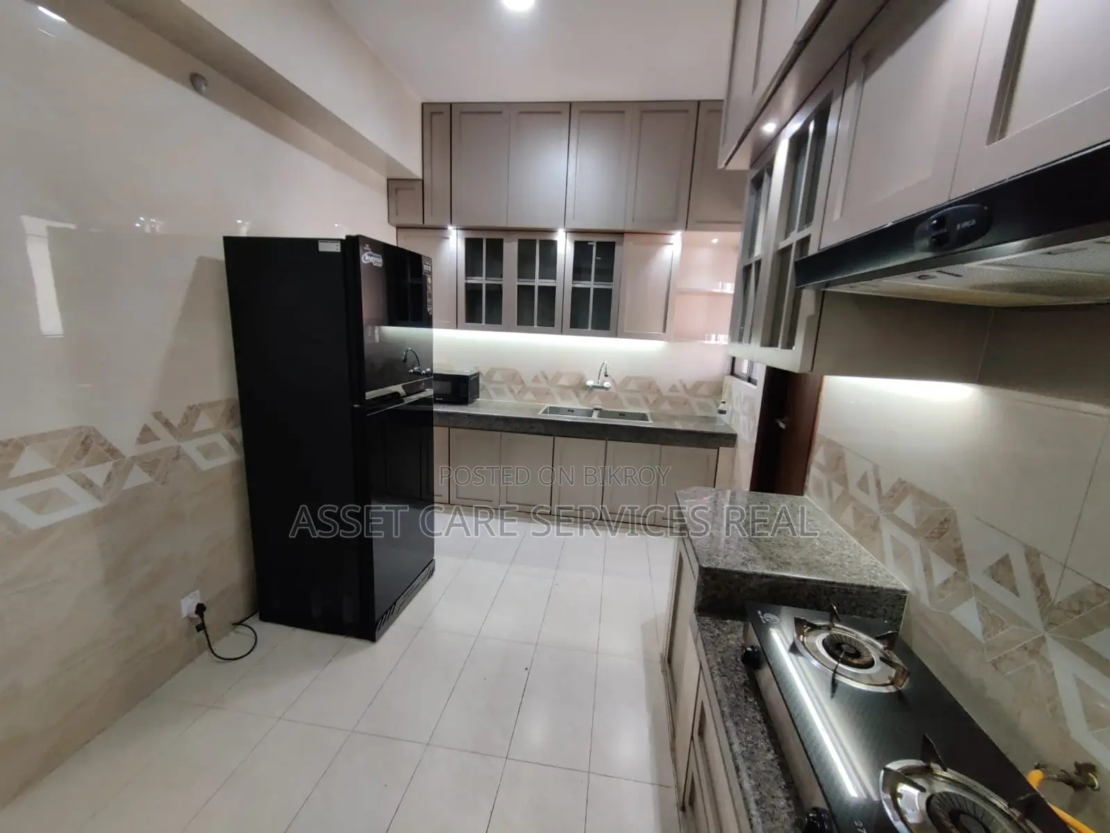 Fully-Furnished Gym-Pool Facilities 4-Bed Apartment for Rent in Gulshan