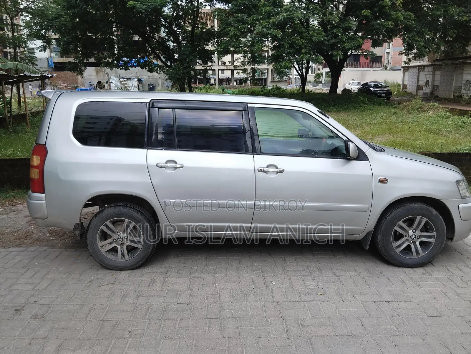 Toyota Succeed 2004