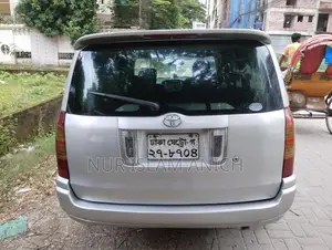 Toyota Succeed 2004