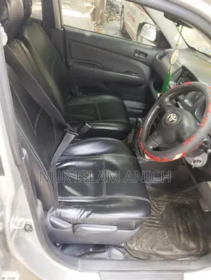 Toyota Succeed 2004