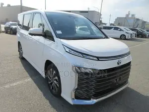 Toyota Voxy S-Z,PKG 36K MIL, 4.5 2022