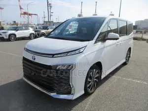 Toyota Voxy S-Z,PKG 36K MIL, 4.5 2022